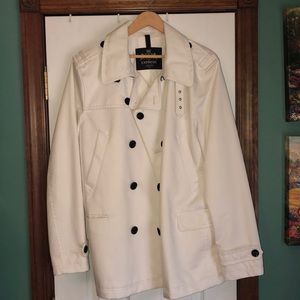 White short trench coat